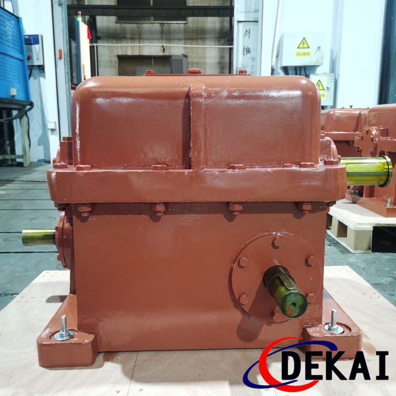 德凯定制出口减速机三级传动蜗轮蜗杆齿轮伞齿轮